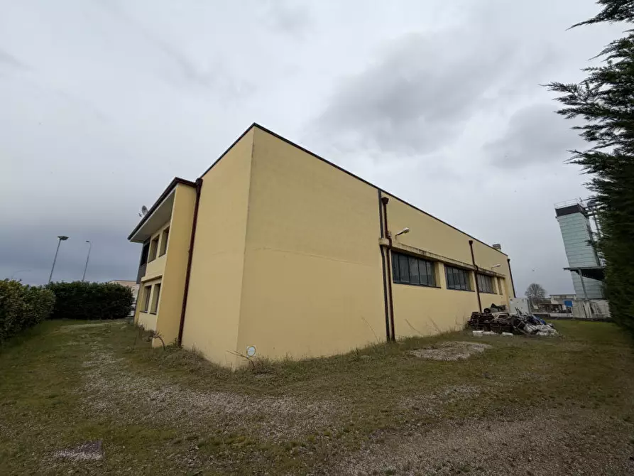 Immagine 22 di Capannone industriale in vendita  in Via Bacchiglione a Cervarese Santa Croce
