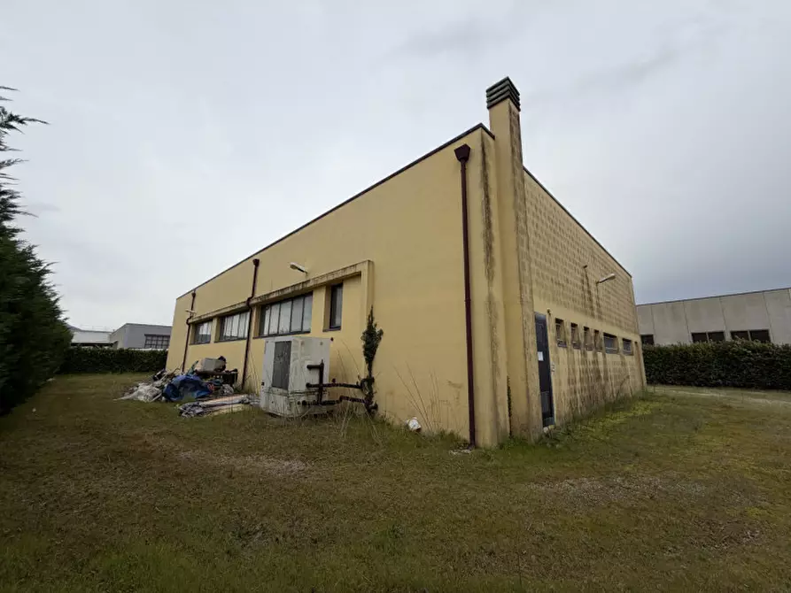 Immagine 23 di Capannone industriale in vendita  in Via Bacchiglione a Cervarese Santa Croce