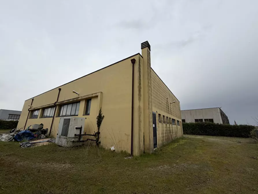 Immagine 24 di Capannone industriale in vendita  in Via Bacchiglione a Cervarese Santa Croce