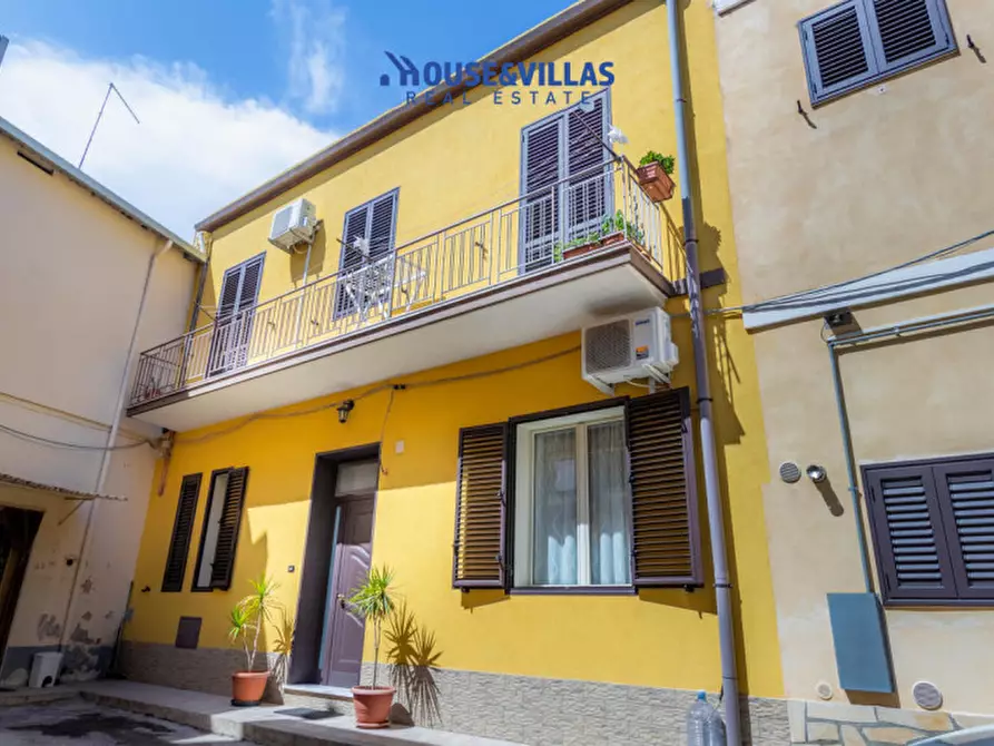 Immagine 2 di Casa indipendente in vendita  in Ronco Fiume a Avola