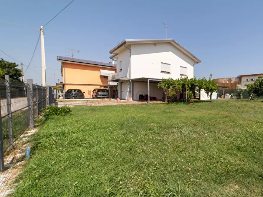 Immagine 2 di Casa indipendente in vendita  in Via Breo a Piove Di Sacco