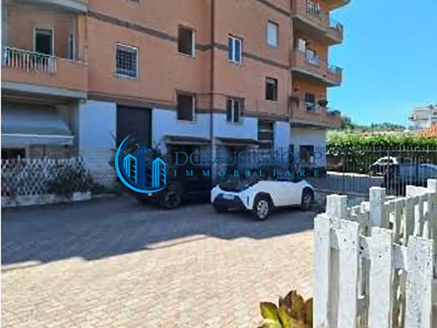 Immagine 2 di Appartamento in vendita  in Via Riviera d'Adda a Roma