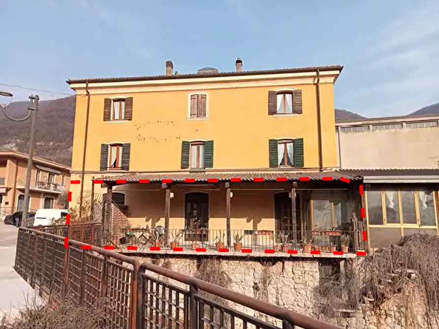 Immagine 2 di Negozio in vendita  in Via Chiesuola 2 a Grezzana