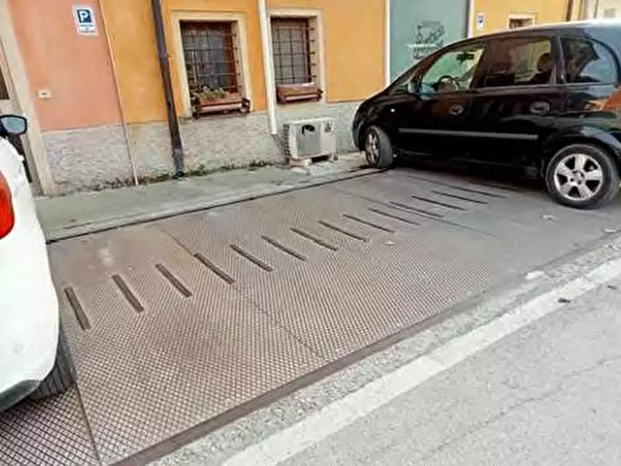 Immagine 4 di Negozio in vendita  in Via Chiesuola 2 a Grezzana