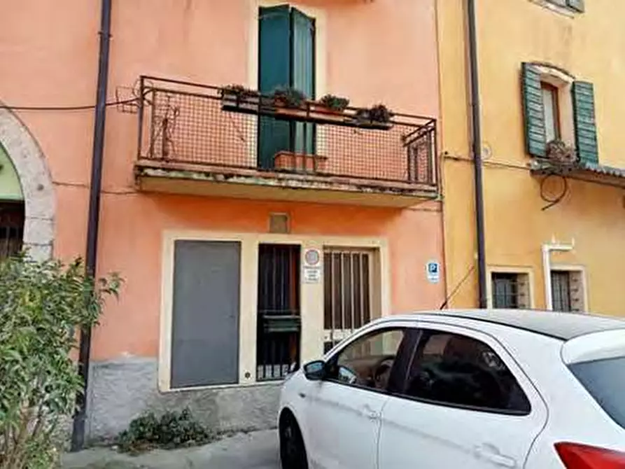Immagine 5 di Negozio in vendita  in Via Chiesuola 2 a Grezzana
