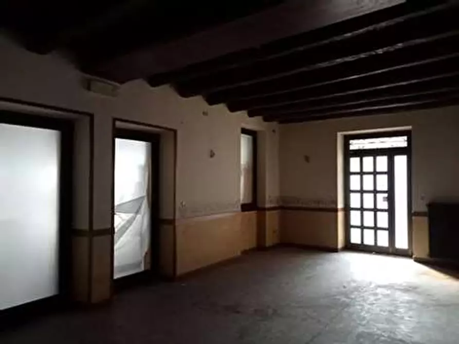 Immagine 10 di Negozio in vendita  in Via Chiesuola 2 a Grezzana