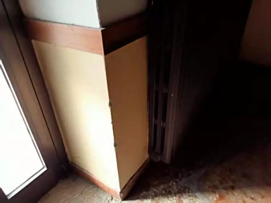 Immagine 12 di Negozio in vendita  in Via Chiesuola 2 a Grezzana