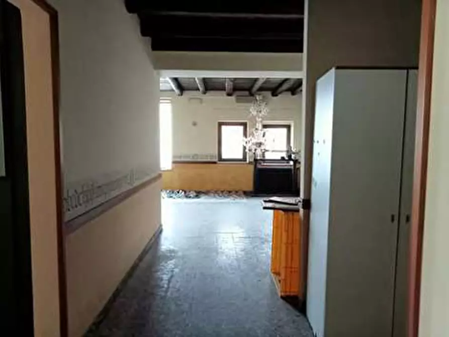 Immagine 14 di Negozio in vendita  in Via Chiesuola 2 a Grezzana
