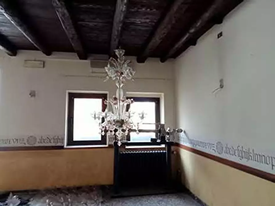 Immagine 16 di Negozio in vendita  in Via Chiesuola 2 a Grezzana