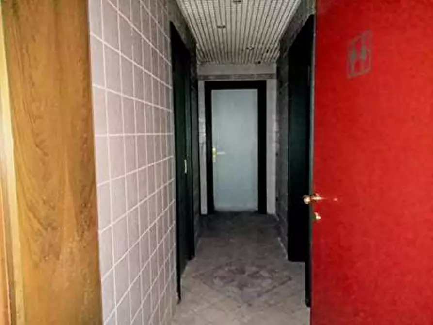 Immagine 18 di Negozio in vendita  in Via Chiesuola 2 a Grezzana