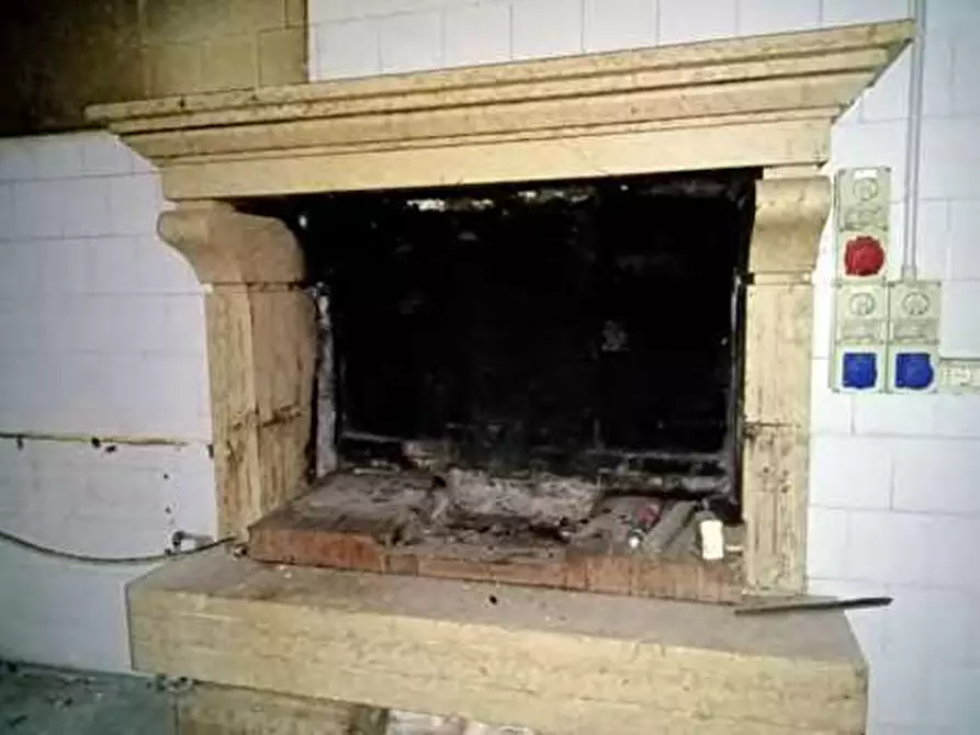 Immagine 25 di Negozio in vendita  in Via Chiesuola 2 a Grezzana