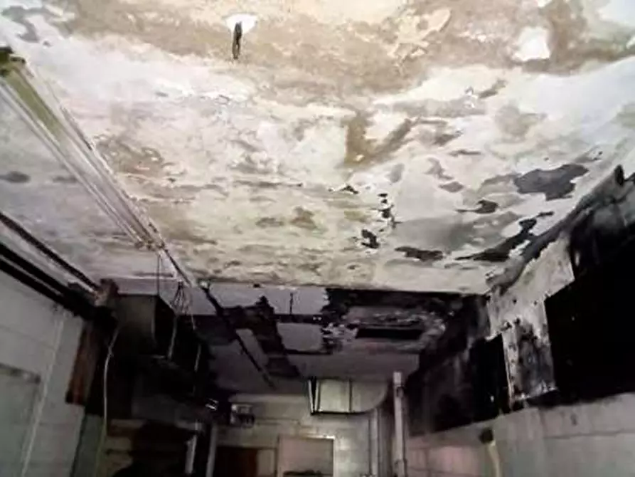 Immagine 26 di Negozio in vendita  in Via Chiesuola 2 a Grezzana