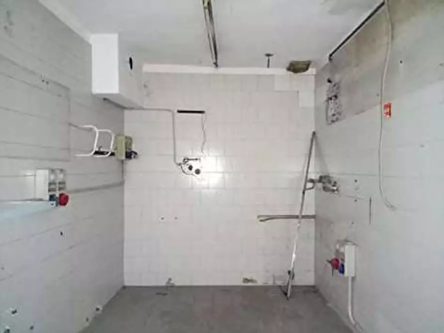 Immagine 29 di Negozio in vendita  in Via Chiesuola 2 a Grezzana