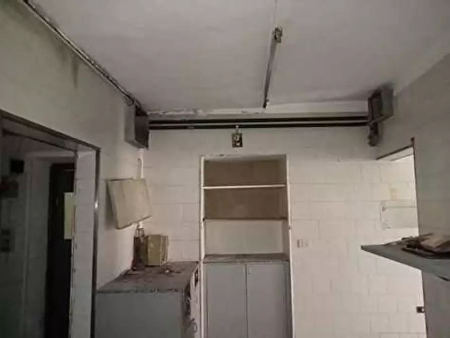 Immagine 30 di Negozio in vendita  in Via Chiesuola 2 a Grezzana