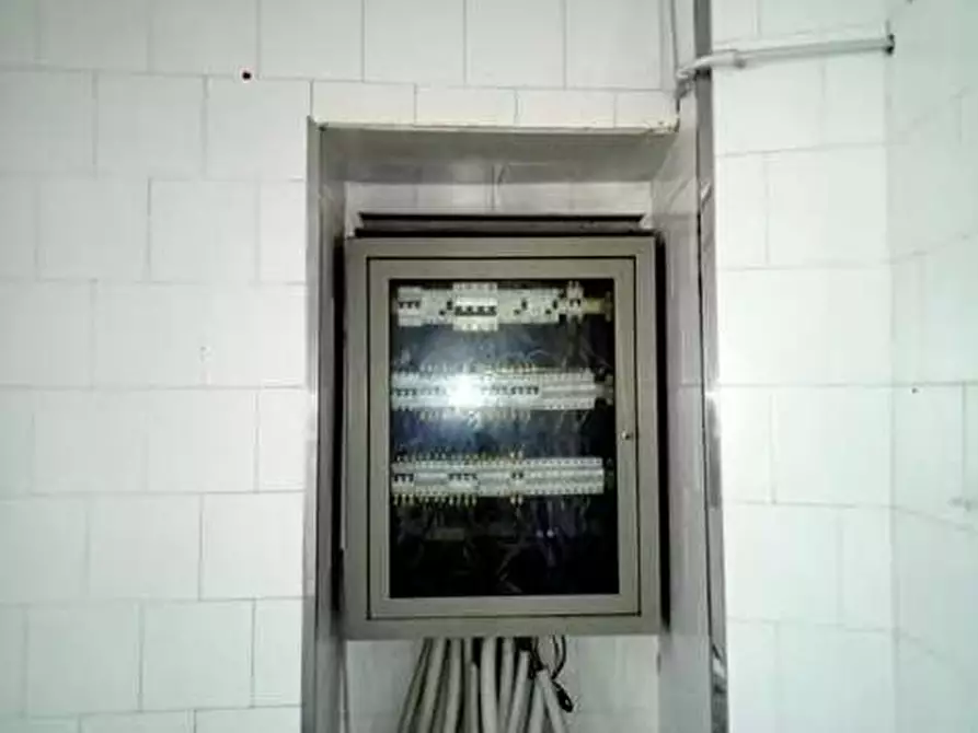 Immagine 31 di Negozio in vendita  in Via Chiesuola 2 a Grezzana