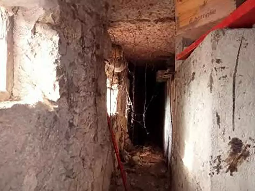 Immagine 37 di Negozio in vendita  in Via Chiesuola 2 a Grezzana