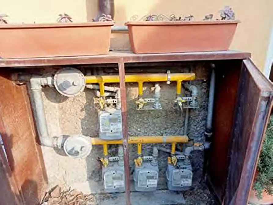 Immagine 40 di Negozio in vendita  in Via Chiesuola 2 a Grezzana