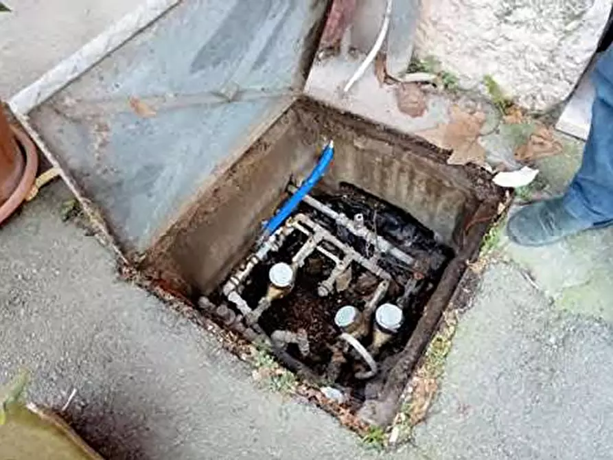 Immagine 41 di Negozio in vendita  in Via Chiesuola 2 a Grezzana