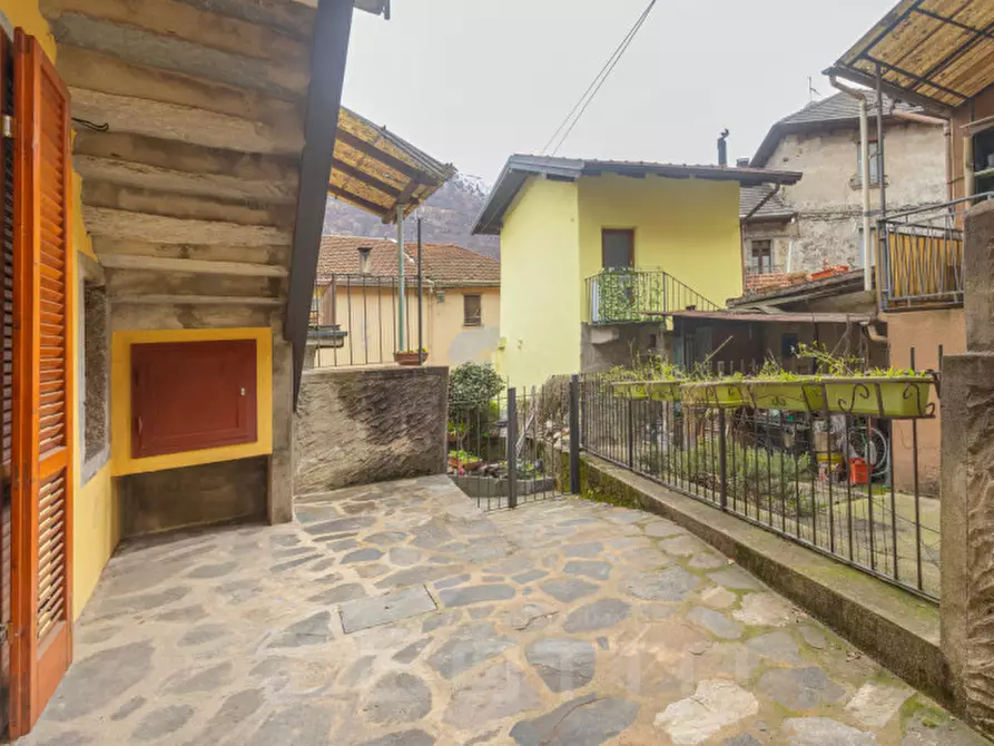 Immagine 7 di Appartamento in vendita  in Via Malnaggio a Omegna