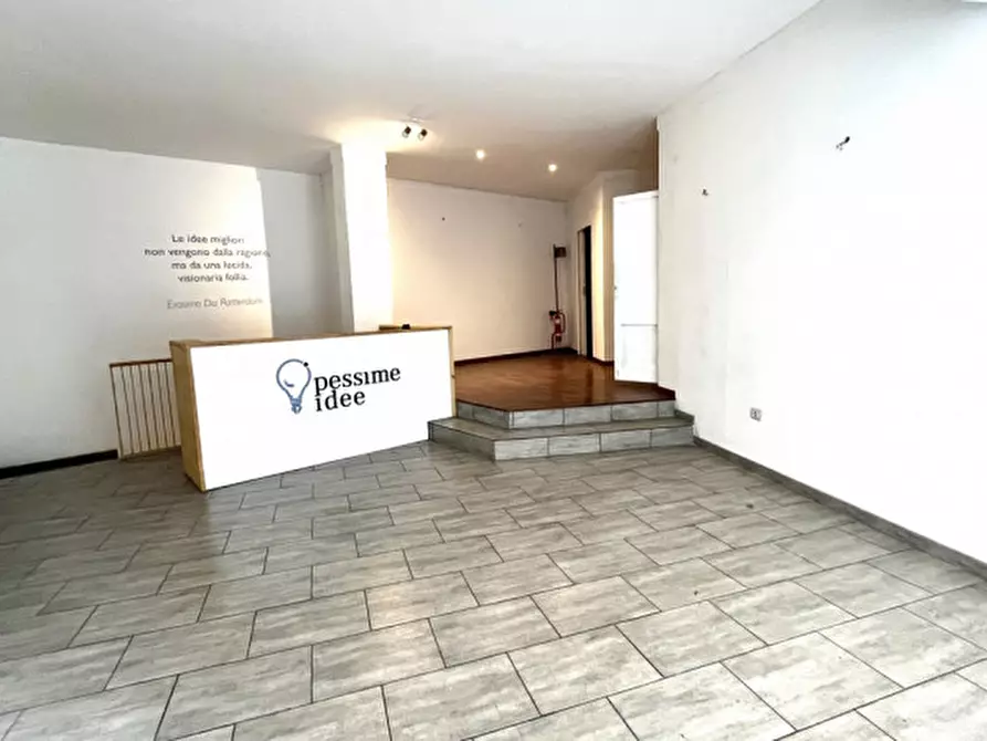 Immagine 1 di Negozio in vendita  in Via Antonio Serra a Roma