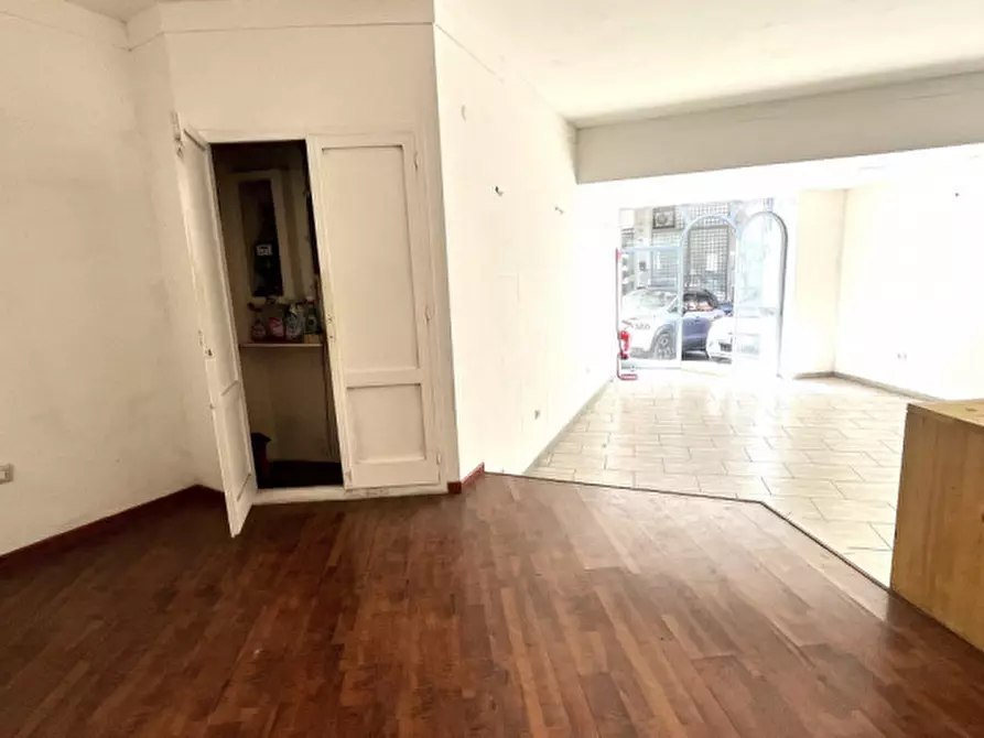 Immagine 4 di Negozio in vendita  in Via Antonio Serra a Roma