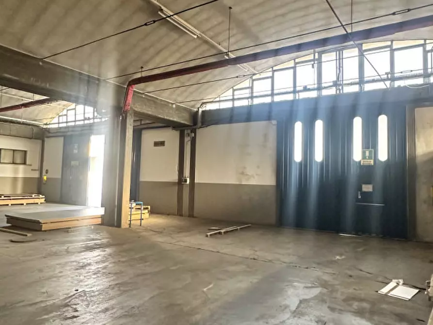 Immagine 3 di Capannone industriale in affitto  in VIA BRUSADA a Silea