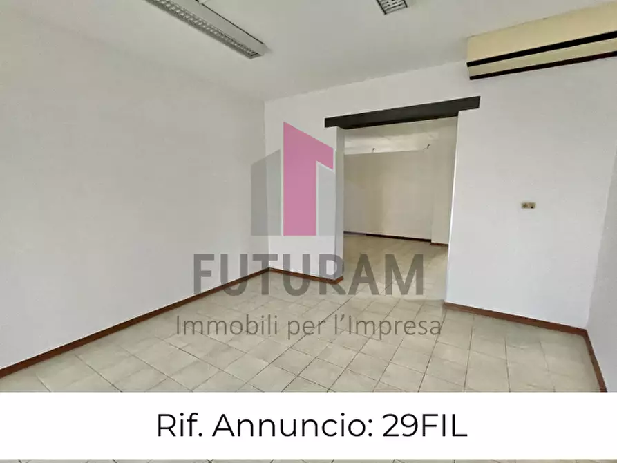 Immagine 1 di Negozio in affitto  a Marano Vicentino