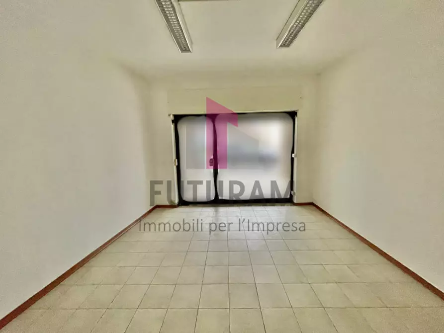 Immagine 7 di Negozio in affitto  a Marano Vicentino