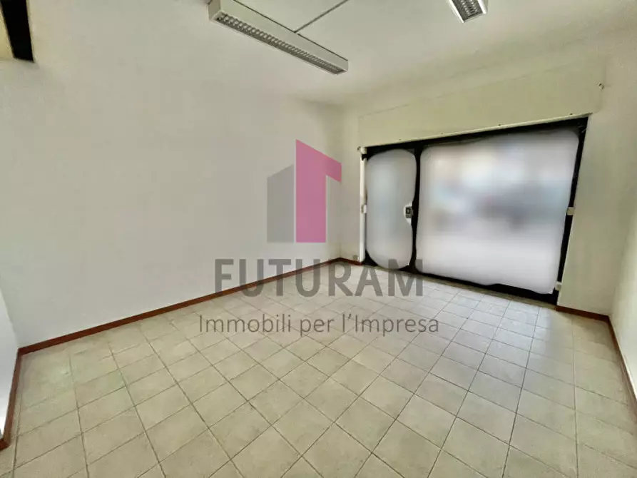 Immagine 8 di Negozio in affitto  a Marano Vicentino