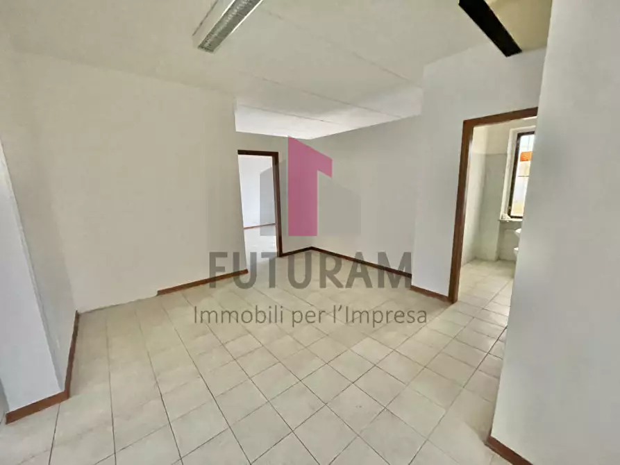 Immagine 10 di Negozio in affitto  a Marano Vicentino