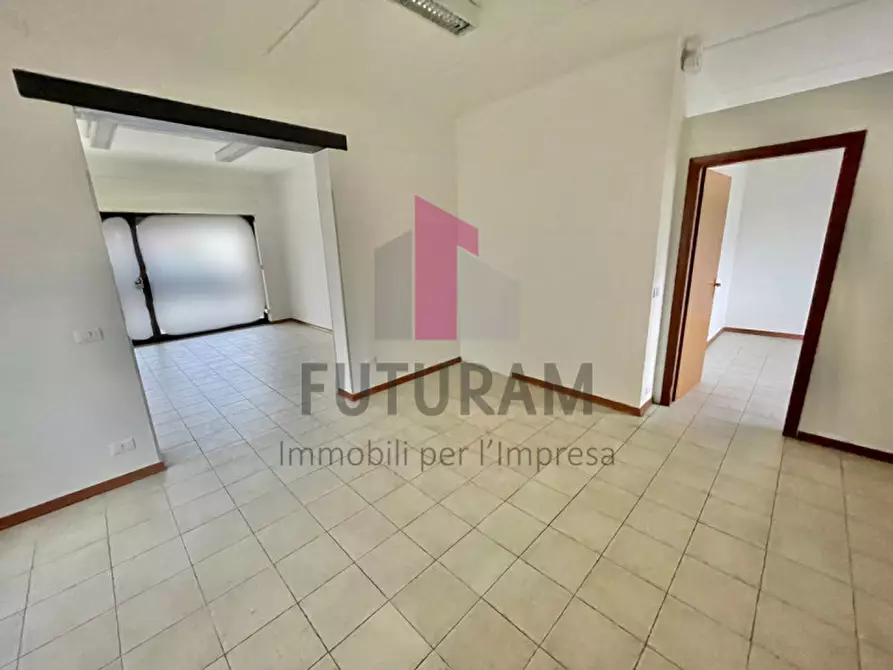 Immagine 12 di Negozio in affitto  a Marano Vicentino