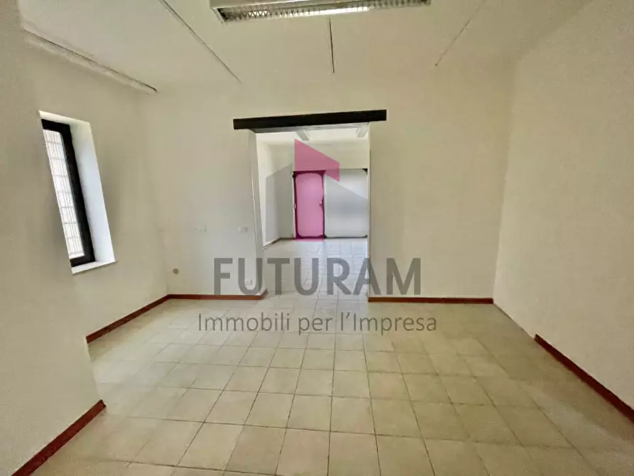Immagine 13 di Negozio in affitto  a Marano Vicentino