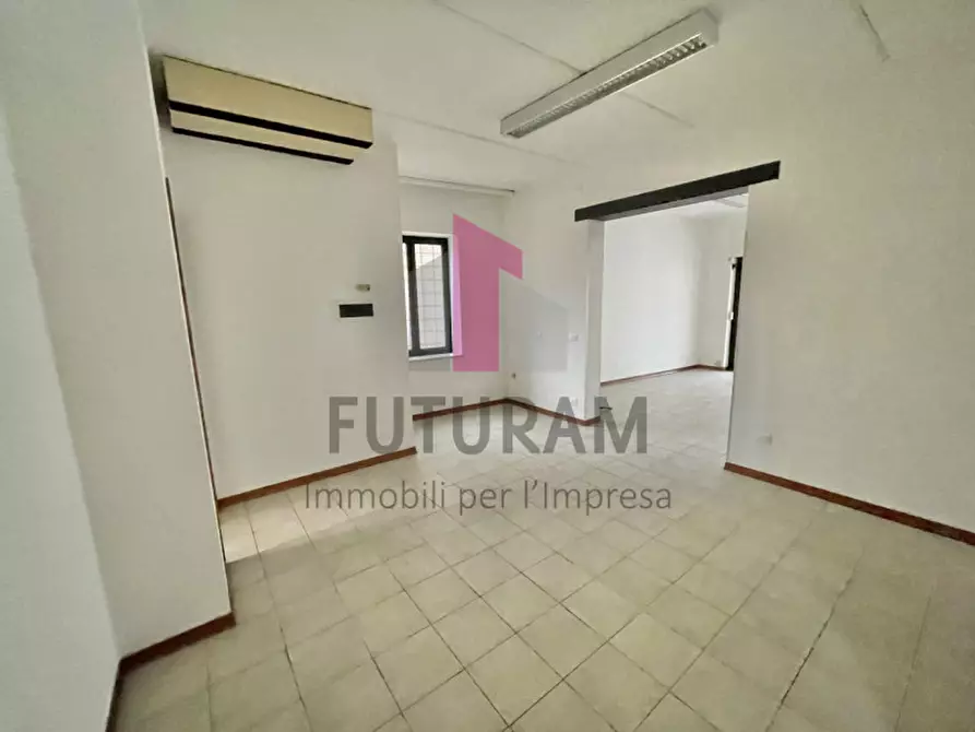 Immagine 14 di Negozio in affitto  a Marano Vicentino