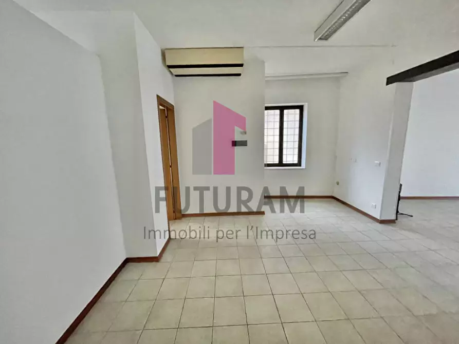 Immagine 15 di Negozio in affitto  a Marano Vicentino