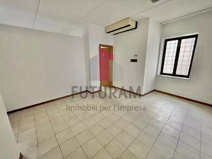 Immagine 16 di Negozio in affitto  a Marano Vicentino