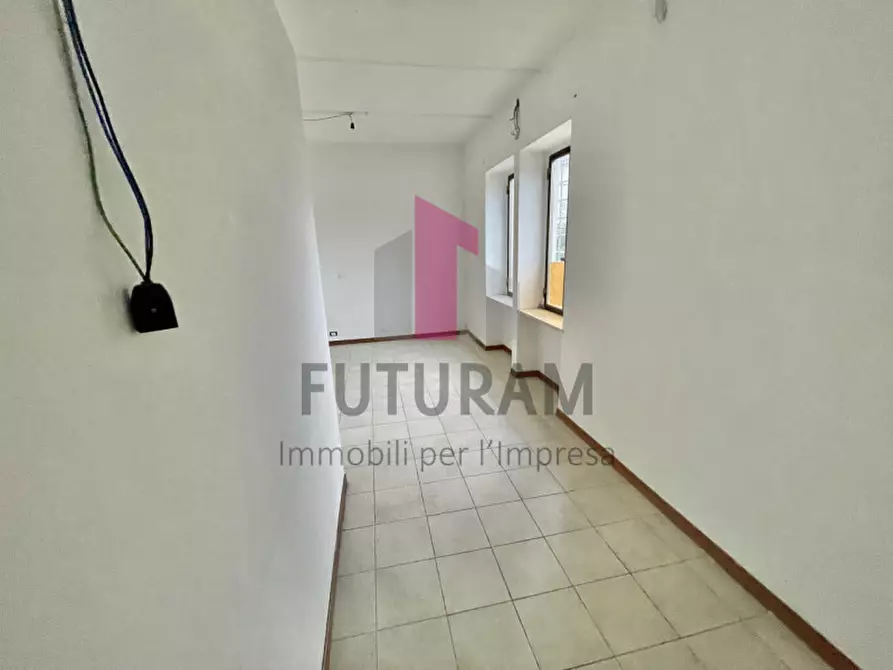 Immagine 24 di Negozio in affitto  a Marano Vicentino