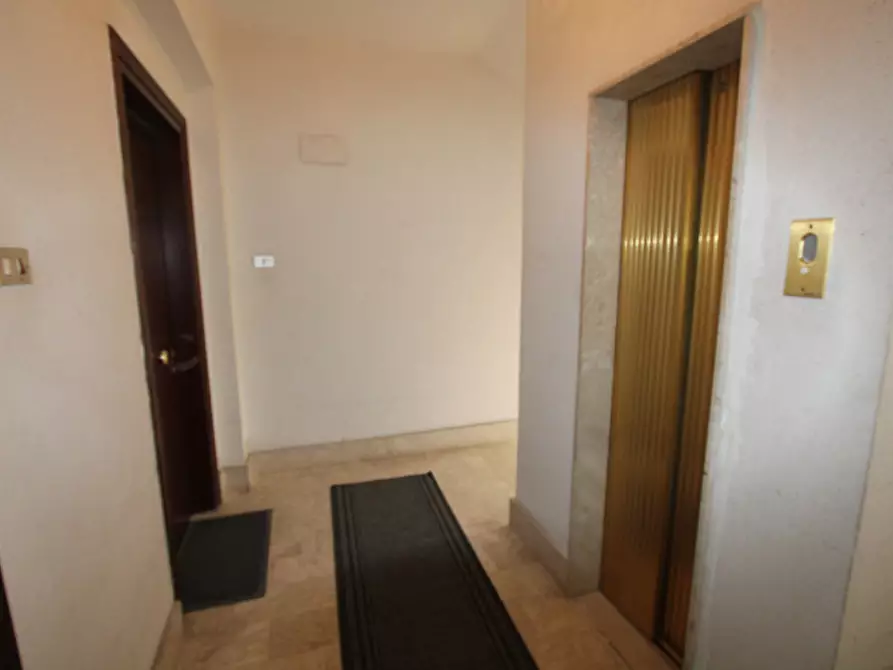 Immagine 14 di Appartamento in vendita  in Via Noviziato-Casazza 62 a Messina