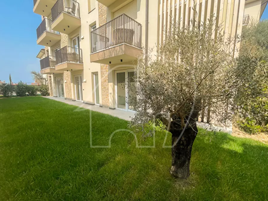 Immagine 5 di Appartamento in vendita  in Località Crosetta a Torri Del Benaco