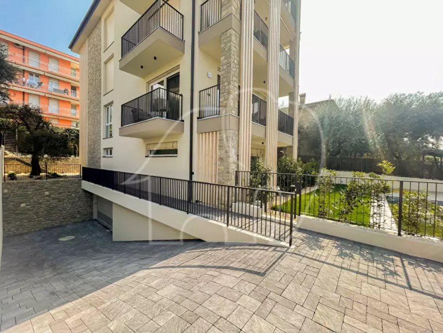 Immagine 11 di Appartamento in vendita  in Località Crosetta a Torri Del Benaco