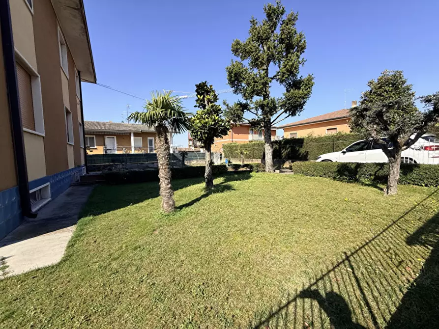 Immagine 2 di Appartamento in vendita  in Via Vittorio Veneto a Castel D'azzano