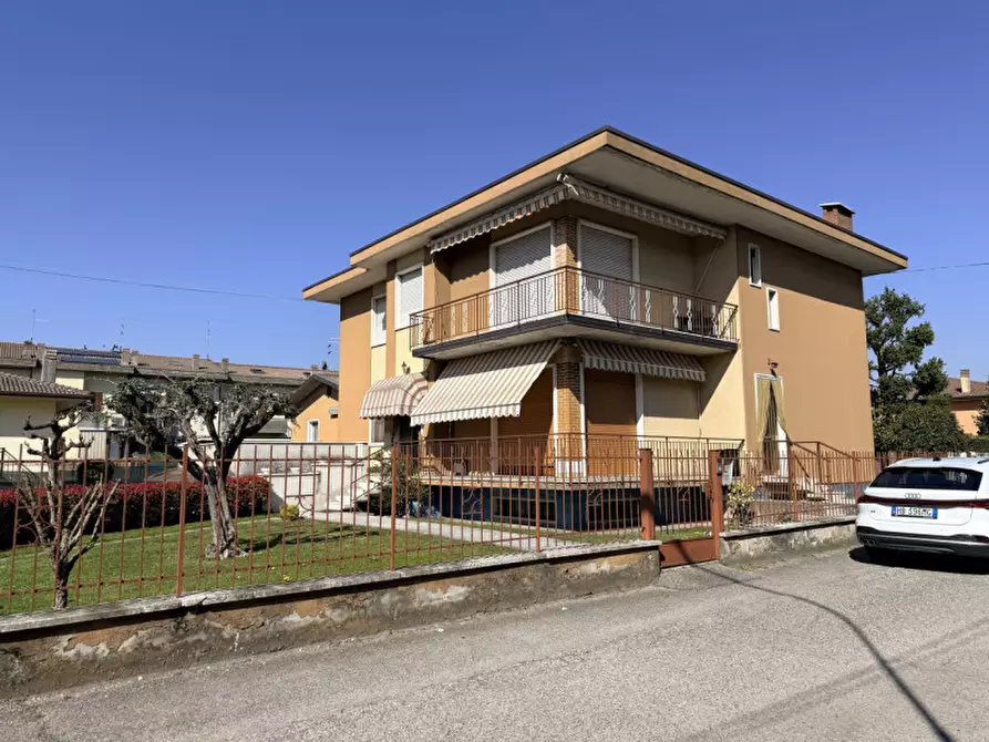 Immagine 3 di Appartamento in vendita  in Via Vittorio Veneto a Castel D'azzano