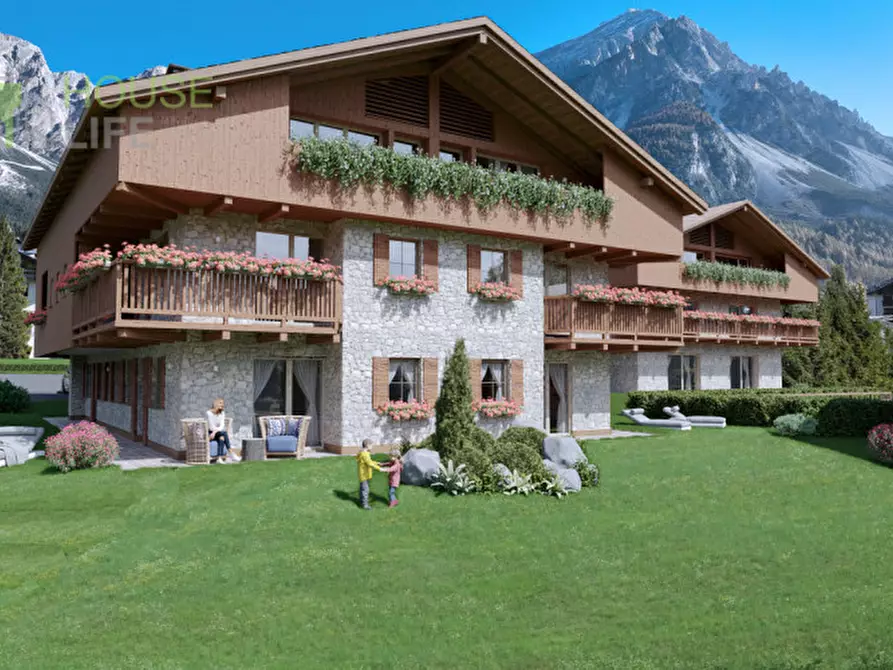 Immagine 7 di Appartamento in vendita  in Via Beata Vergine della Difesa a San Vito Di Cadore