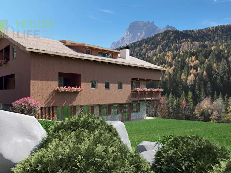 Immagine 11 di Appartamento in vendita  in Via Beata Vergine della Difesa a San Vito Di Cadore