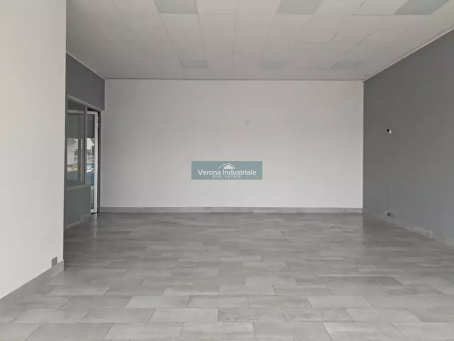 Immagine 3 di Negozio in affitto  in Bussolengo Via del Lavoro a Bussolengo