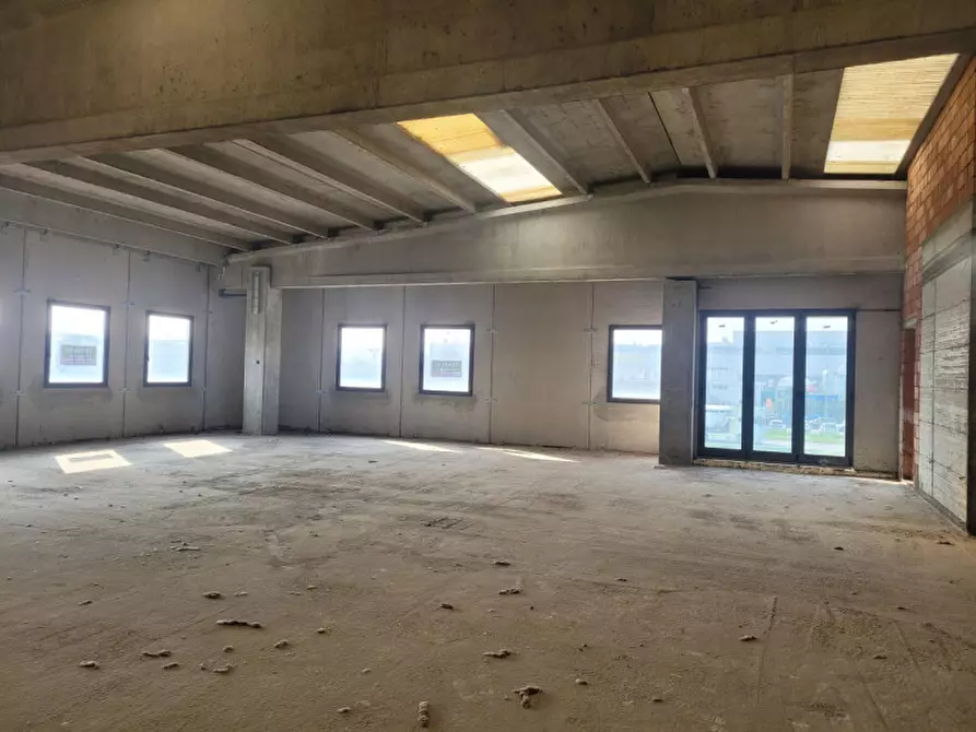 Immagine 5 di Ufficio in vendita  a Maranello