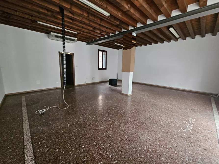 Immagine 1 di Ufficio in affitto  a Este