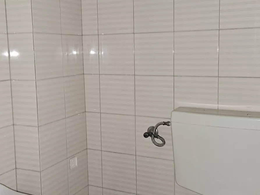 Immagine 10 di Ufficio in affitto  a Este