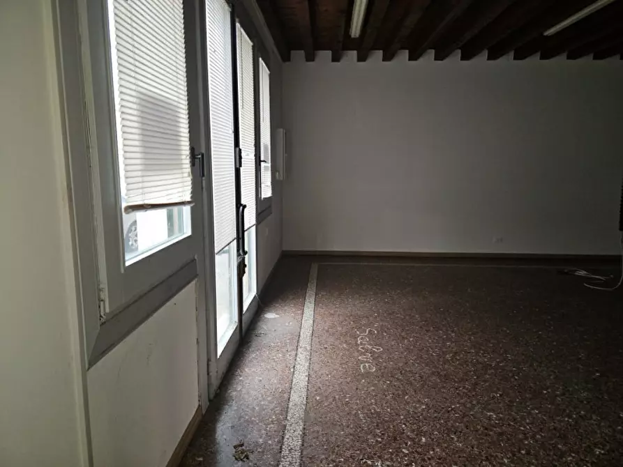 Immagine 16 di Ufficio in affitto  a Este