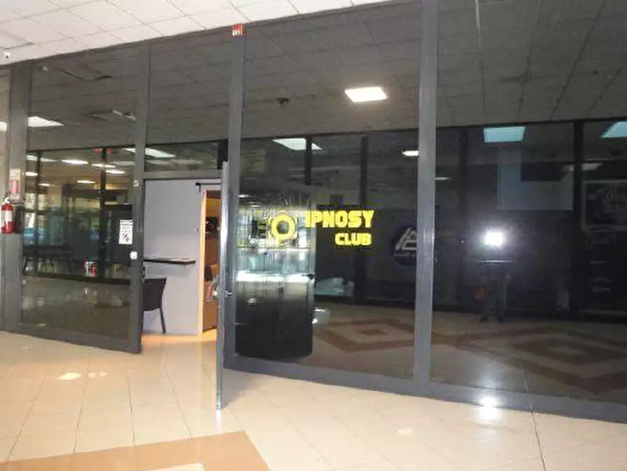 Immagine 3 di Negozio in vendita  in Via Venezia, 85 a Vigonza