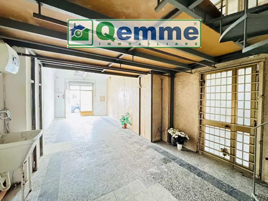 Immagine 8 di Negozio in vendita  in Via Dante Alighieri a San Cesario Di Lecce